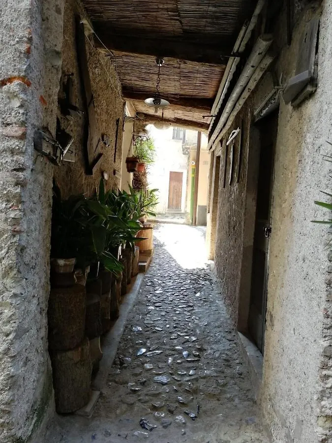 Holiday home L'Antico Borgo, Un Mix Di Storia E Romanticismo Villa Lierna Italy