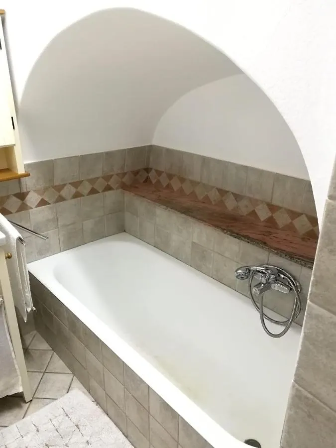 Holiday home L'Antico Borgo, Un Mix Di Storia E Romanticismo Villa Lierna Italy