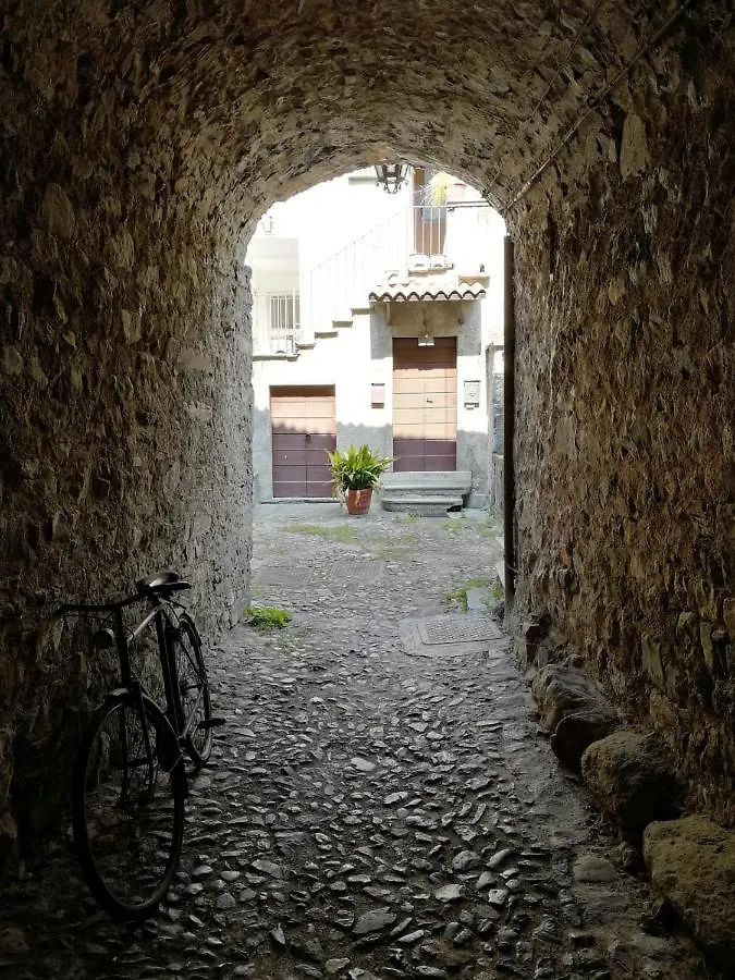 L'Antico Borgo, Un Mix Di Storia E Romanticismo Villa Lierna 0*,  Italy